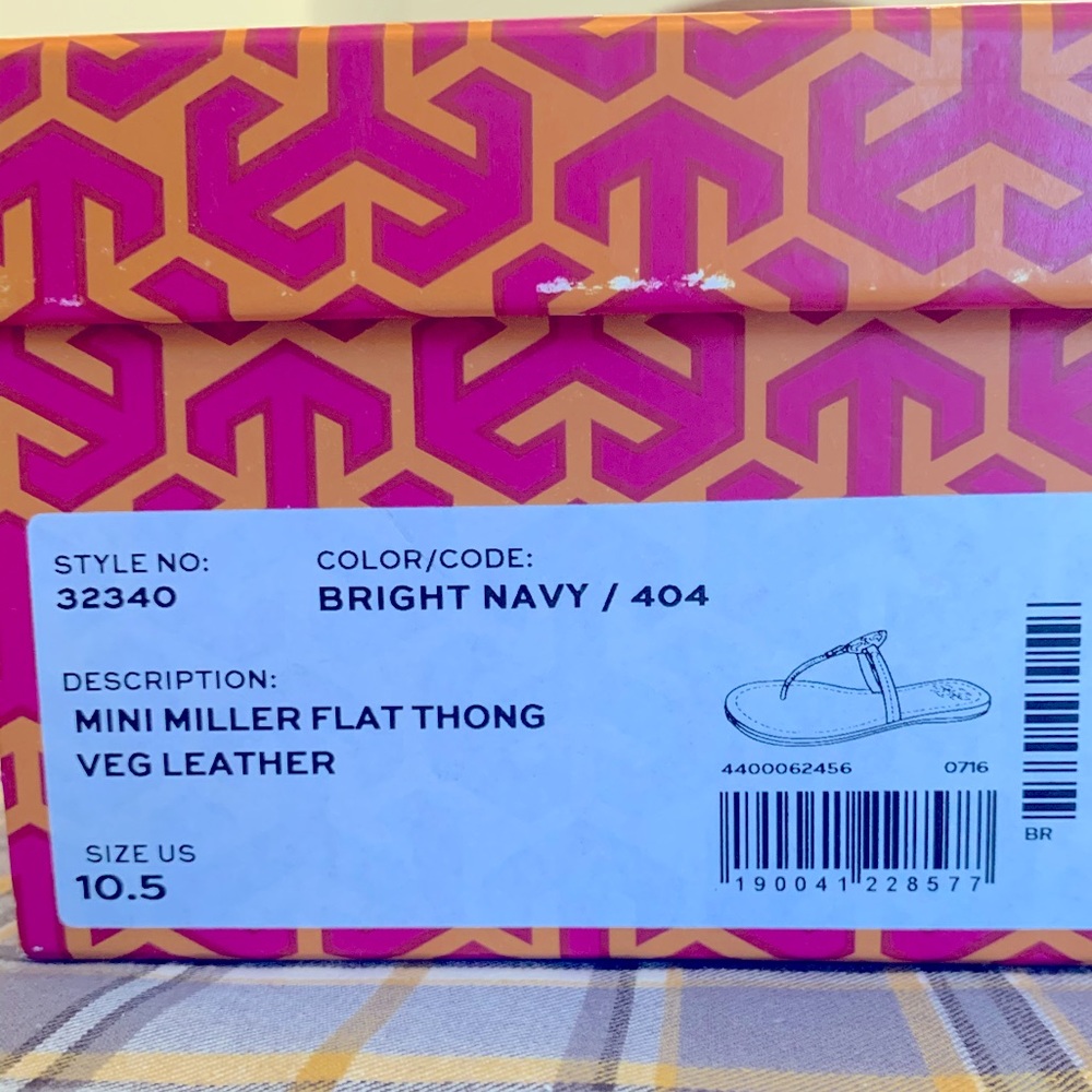 🩴Tory Burch Navy Flat Thongs 🩴 - Picture 5 of 5